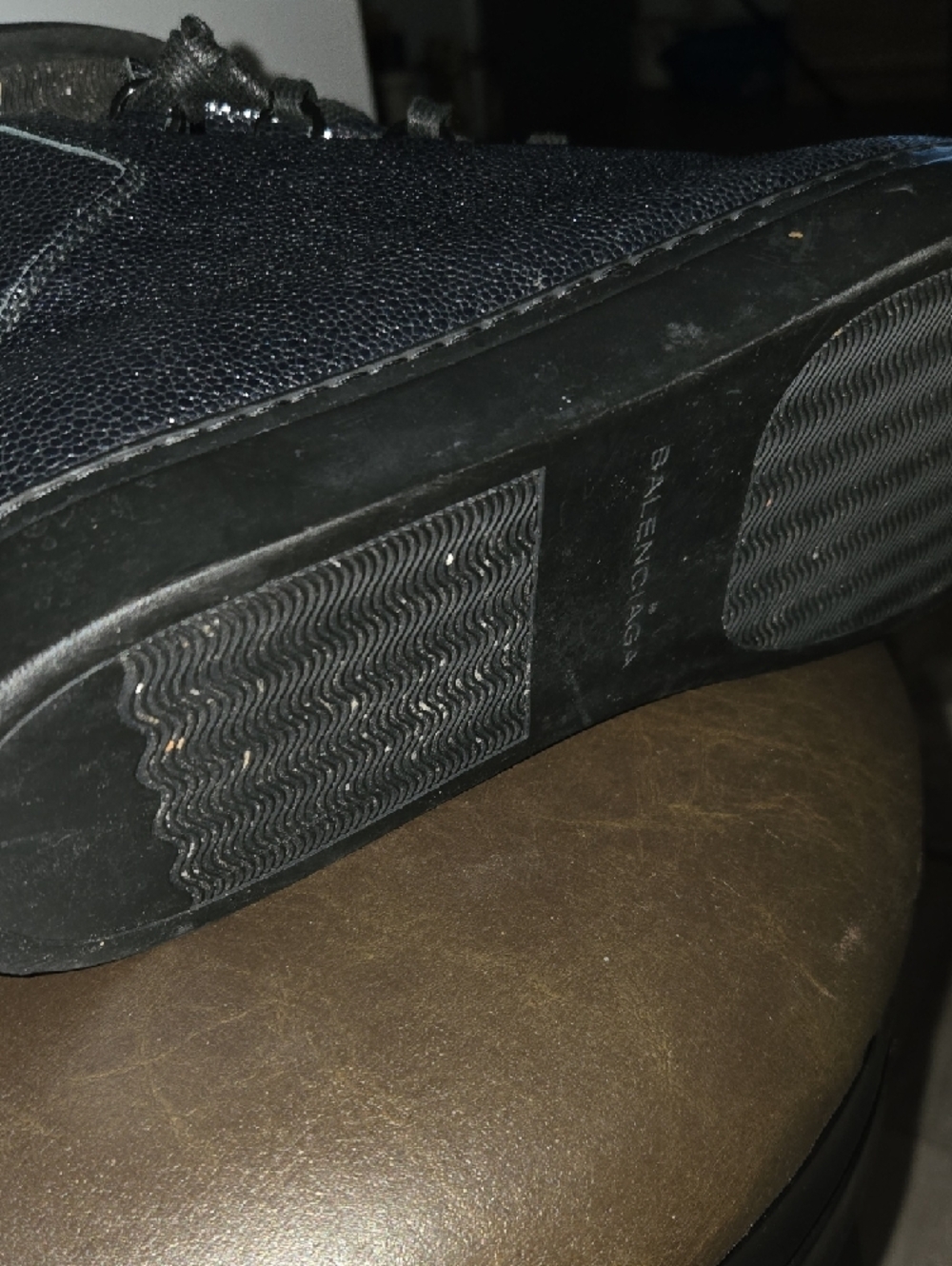 Black High-Top Leather Balenciaga Sneaker - Picture 15 of 15